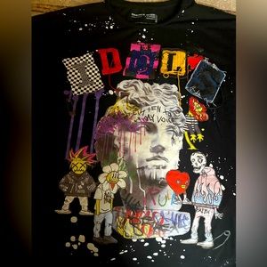 Smokerise Graphic Tshirt Sz Large with the word IDOLS spelled in embellishment.